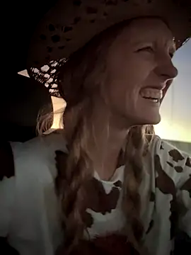 GoldenFlameGoddess online show from 11/03/25, 01:22