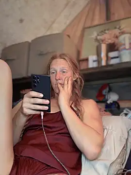 GoldenFlameGoddess online show from 09/28/25, 04:25