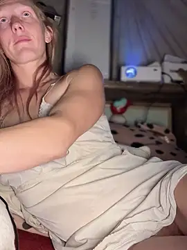 GoldenFlameGoddess online show from 10/22/25, 01:49