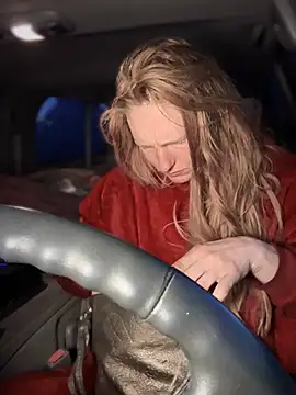 GoldenFlameGoddess online show from 01/17/26, 03:04