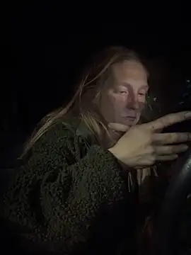 GoldenFlameGoddess online show from 11/26/25, 03:28