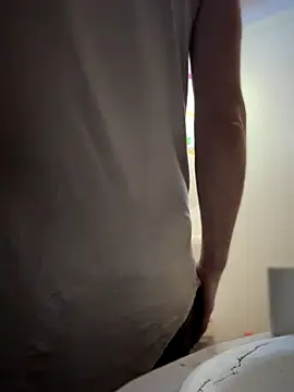 GoldenFlameGoddess online show from 10/19/25, 01:19