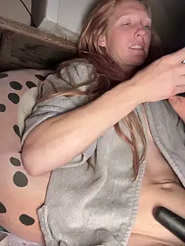 GoldenFlameGoddess online show from 11/05/25, 02:42