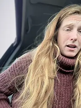 GoldenFlameGoddess online show from 10/03/25, 05:25