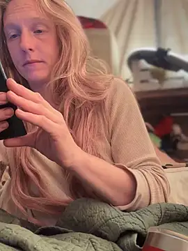 GoldenFlameGoddess online show from 09/24/25, 03:18