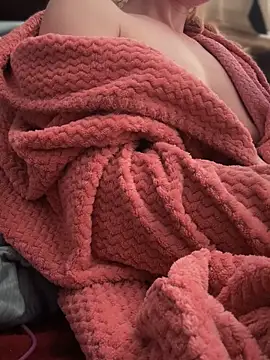 GoldenFlameGoddess online show from 06/10/26, 02:40