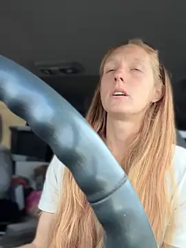 GoldenFlameGoddess online show from 10/25/25, 07:14