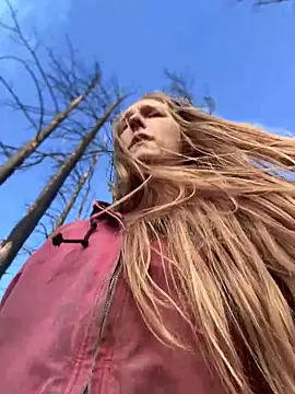 GoldenFlameGoddess online show from 11/27/25, 04:07