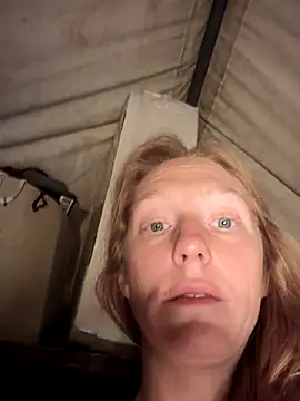 GoldenFlameGoddess online show from 10/22/25, 02:16