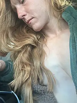 GoldenFlameGoddess online show from 02/15/26, 05:12