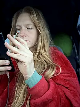 GoldenFlameGoddess online show from 12/04/25, 03:11