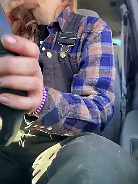 GoldenFlameGoddess online show from 01/09/26, 07:54