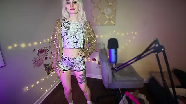 Starr1123 online show from 11/26/25, 04:12