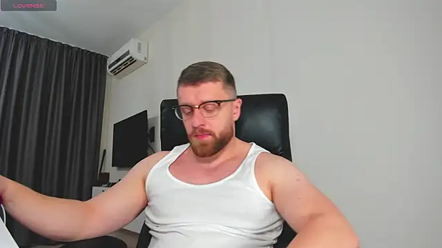 Snapshot of Findom_guy chatting on 02/09/26, 05:55 Findom guy online show from 02/09/26, 05:55