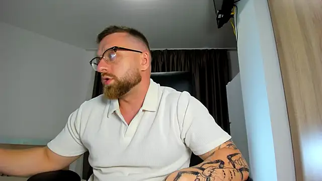 Snapshot of Findom_guy chatting on 06/20/26, 05:29 Findom guy online show from 06/20/26, 05:29