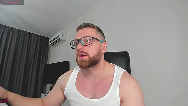 Snapshot of Findom_guy chatting on 01/16/26, 10:41 Findom guy online show from 01/16/26, 10:41