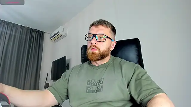 Snapshot of Findom_guy chatting on 03/20/26, 11:22 Findom guy online show from 03/20/26, 11:22