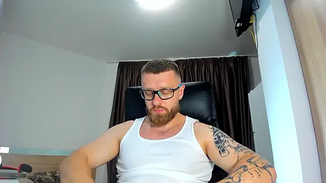 Snapshot of Findom_guy chatting on 07/07/26, 03:48 Findom guy online show from 07/07/26, 03:48