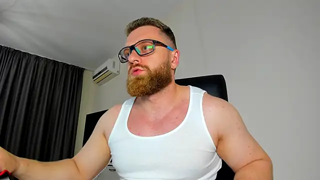 Snapshot of Findom_guy chatting on 05/23/26, 04:06 Findom guy online show from 05/23/26, 04:06