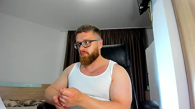 Snapshot of Findom_guy chatting on 06/04/26, 02:55 Findom guy online show from 06/04/26, 02:55