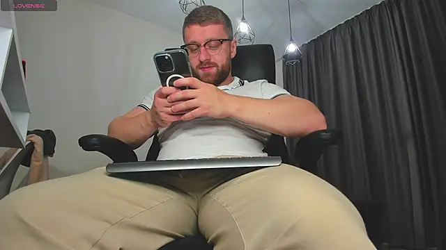 Findom guy online show from 11/23/25, 07:24