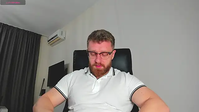 Snapshot of Findom_guy chatting on 03/13/26, 08:41 Findom guy online show from 03/13/26, 08:41