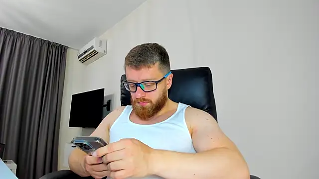 Snapshot of Findom_guy chatting on 04/09/26, 11:49 Findom guy online show from 04/09/26, 11:49