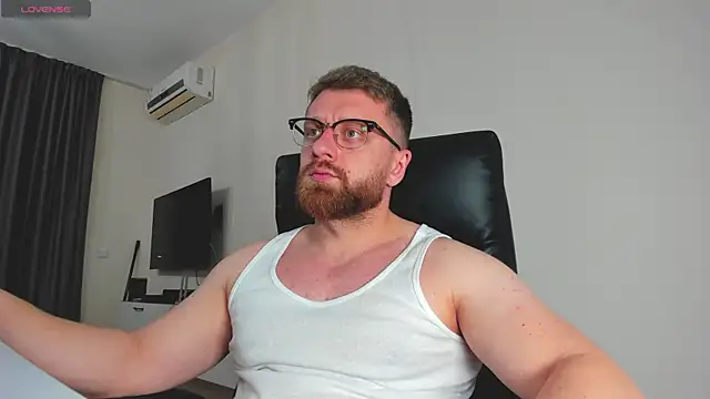 Snapshot of Findom_guy chatting on 03/09/26, 11:03 Findom guy online show from 03/09/26, 11:03