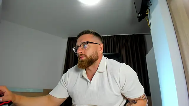 Snapshot of Findom_guy chatting on 06/11/26, 10:29 Findom guy online show from 06/11/26, 10:29