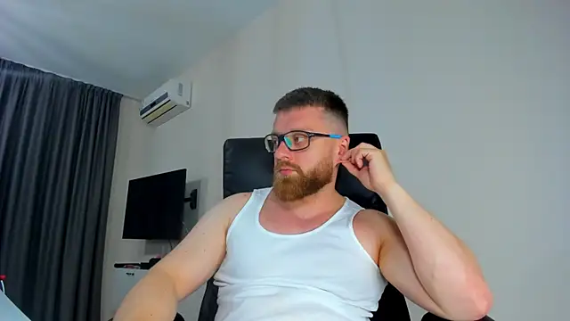 Snapshot of Findom_guy chatting on 04/28/26, 11:25 Findom guy online show from 04/28/26, 11:25
