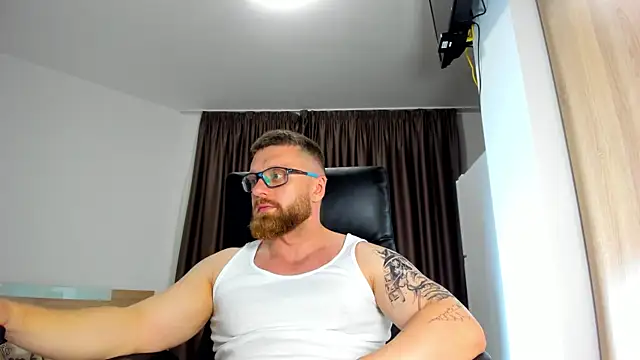 Snapshot of Findom_guy chatting on 06/12/26, 06:05 Findom guy online show from 06/12/26, 06:05