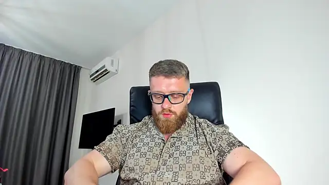 Snapshot of Findom_guy chatting on 05/29/26, 07:53 Findom guy online show from 05/29/26, 07:53