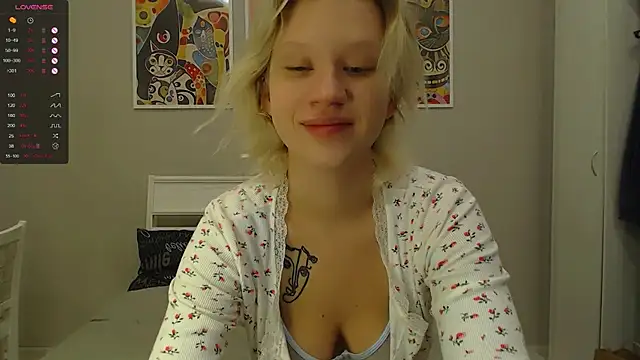 Snapshot of amelia_lye chatting on 03/09/25, 01:37 amelia lye online show from 03/09/25, 01:37