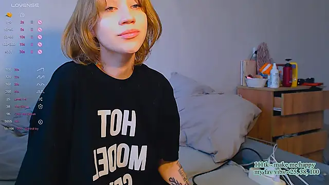 amelia lye online show from 05/14/26, 02:14