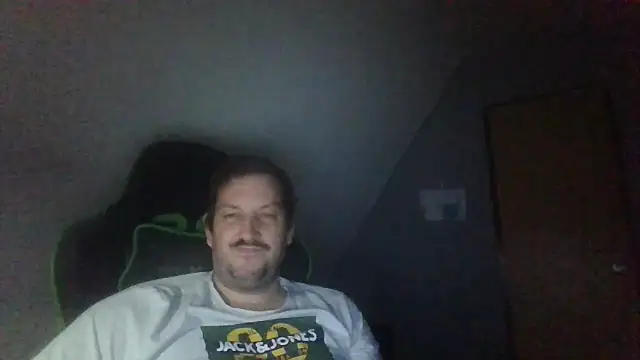 Snapshot of Golffahrer1982 chatting on 10/26/25, 10:21 Golffahrer1982 online show from 10/26/25, 10:21