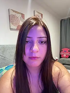 Snapshot of Zoe_Lennoxx chatting on 06/18/26, 11:32 Zoe Lennoxx online show from 06/18/26, 11:32