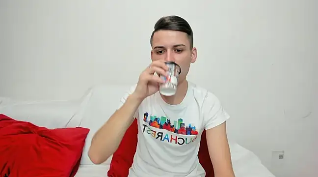 andboyfor6 online show from 12/11/24, 08:15