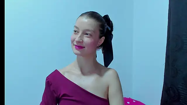 MiiaVolkova online show from 10/03/25, 11:17