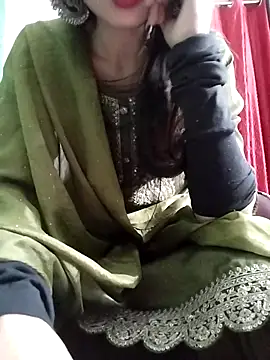 Snapshot of Noor_Darliing chatting on 03/13/25, 03:28 Noor Darliing online show from 03/13/25, 03:28