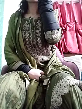 Snapshot of Noor_Darliing chatting on 05/11/26, 03:29 Noor Darliing online show from 05/11/26, 03:29
