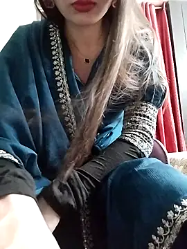 Snapshot of Noor_Darliing chatting on 04/18/26, 03:14 Noor Darliing online show from 04/18/26, 03:14
