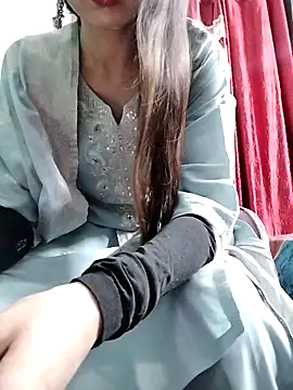 Snapshot of Noor_Darliing chatting on 09/12/25, 03:12 Noor Darliing online show from 09/12/25, 03:12