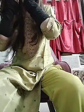 Snapshot of Noor_Darliing chatting on 05/23/26, 03:44 Noor Darliing online show from 05/23/26, 03:44