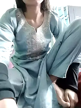 Snapshot of Noor_Darliing chatting on 03/01/25, 09:26 Noor Darliing online show from 03/01/25, 09:26