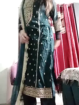 Snapshot of Noor_Darliing chatting on 04/17/26, 03:04 Noor Darliing online show from 04/17/26, 03:04