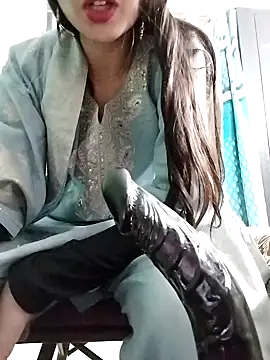 Snapshot of Noor_Darliing chatting on 02/26/25, 06:15 Noor Darliing online show from 02/26/25, 06:15