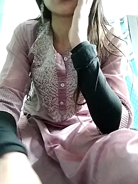 Snapshot of Noor_Darliing chatting on 03/05/25, 09:37 Noor Darliing online show from 03/05/25, 09:37