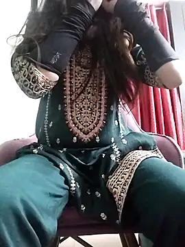 Snapshot of Noor_Darliing chatting on 04/19/26, 03:24 Noor Darliing online show from 04/19/26, 03:24
