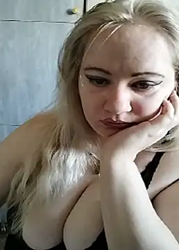 D Marinna online show from 10/04/25, 07:54