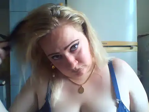 D Marinna online show from 10/23/25, 08:57